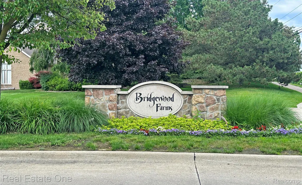 3400 Wedgewood Drive Rochester Hills City MI 48306