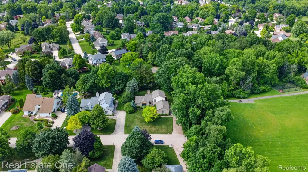 3400 Wedgewood Drive Rochester Hills City MI 48306
