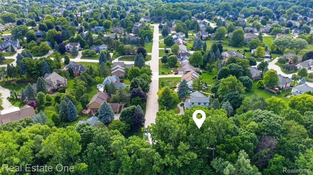 3400 Wedgewood Drive Rochester Hills City MI 48306