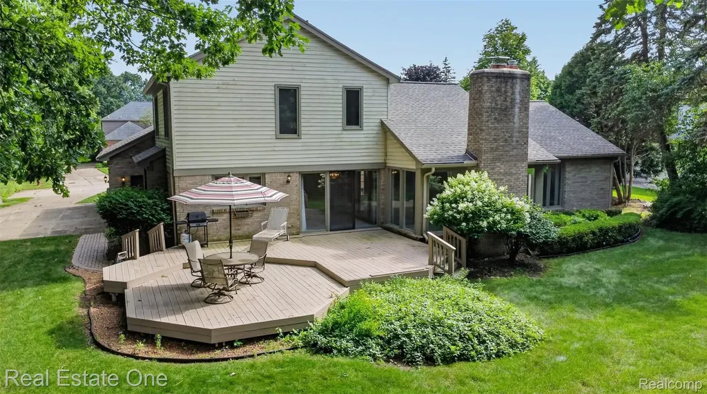 3400 Wedgewood Drive Rochester Hills City MI 48306