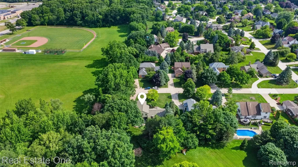 3400 Wedgewood Drive Rochester Hills City MI 48306