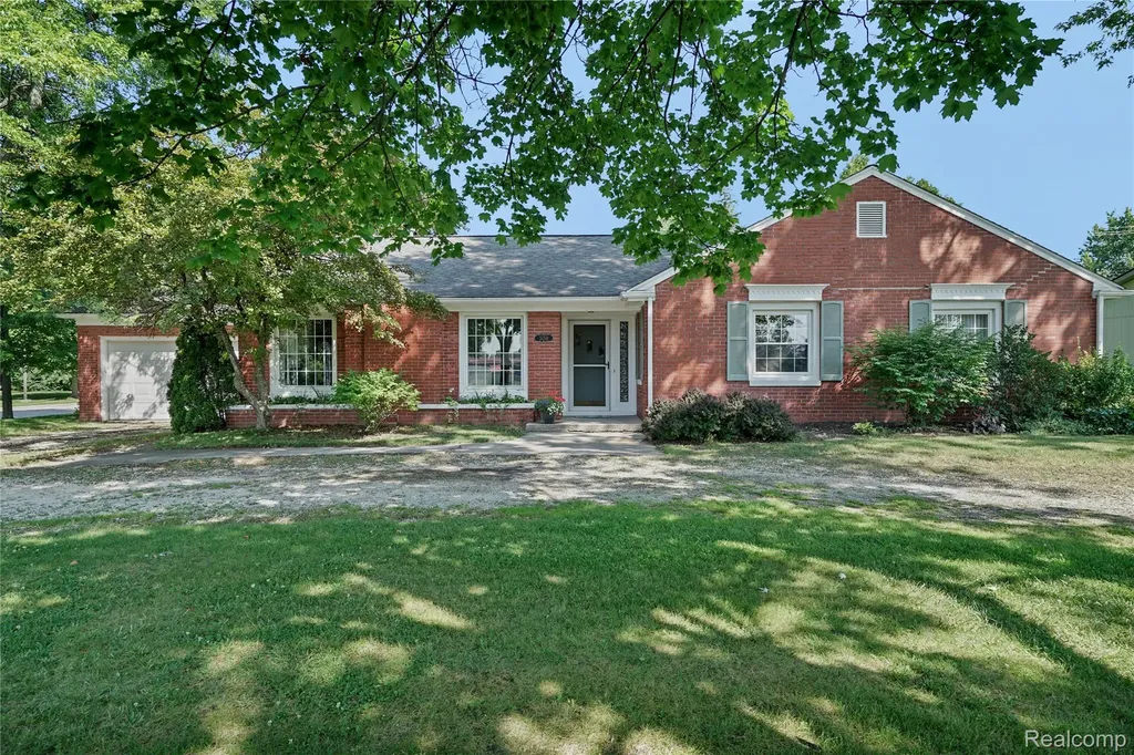 3150 Davison Road Lapeer City MI 48446