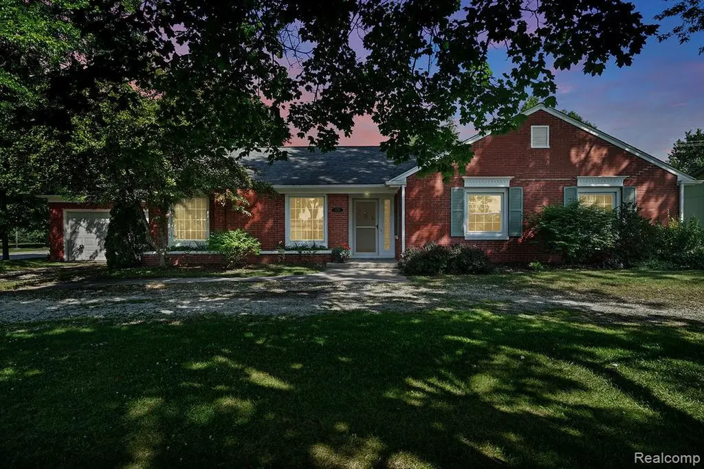 3150 Davison Road Lapeer City MI 48446