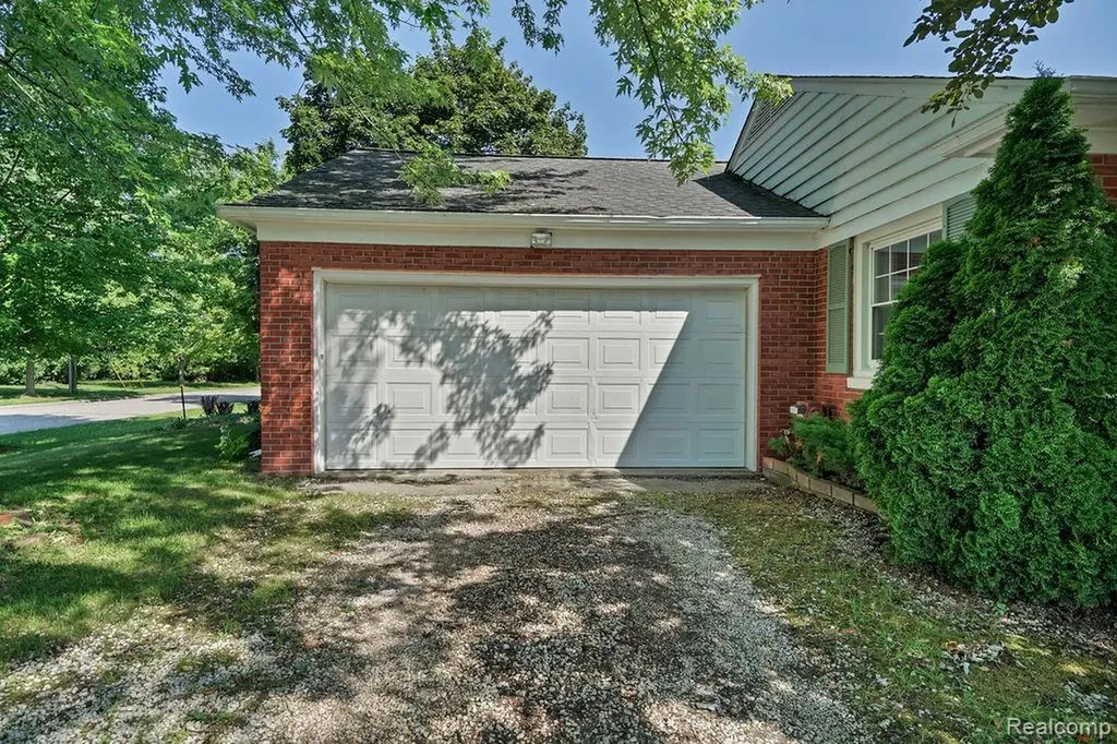 3150 Davison Road Lapeer City MI 48446