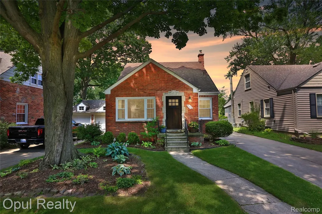 905 Forestdale Road Royal Oak City MI 48067