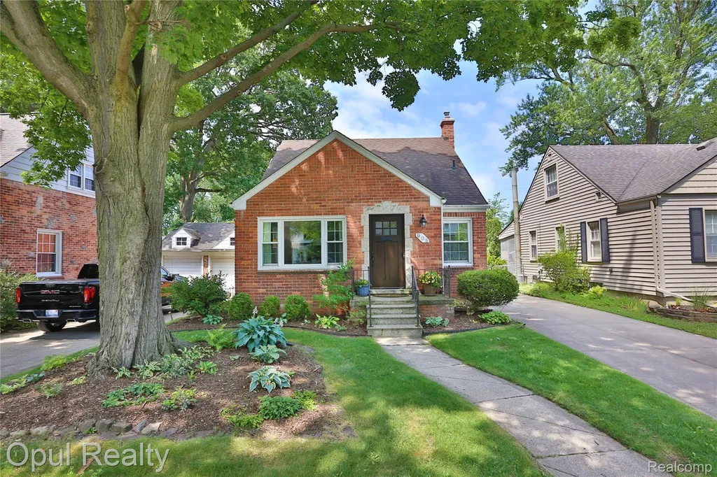 905 Forestdale Road Royal Oak City MI 48067