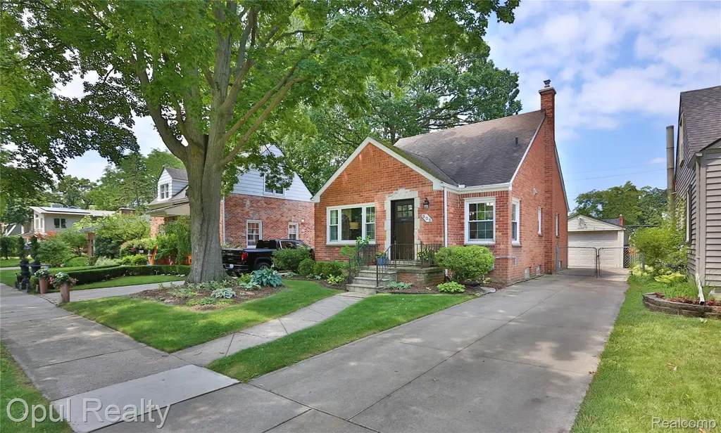 905 Forestdale Road Royal Oak City MI 48067