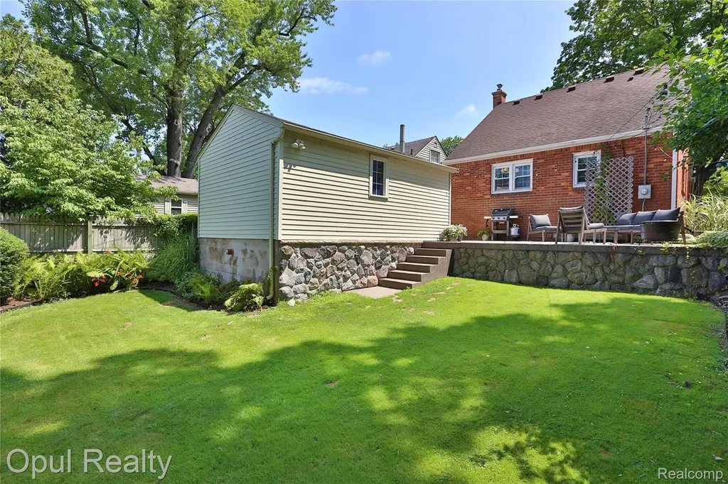 905 Forestdale Road Royal Oak City MI 48067