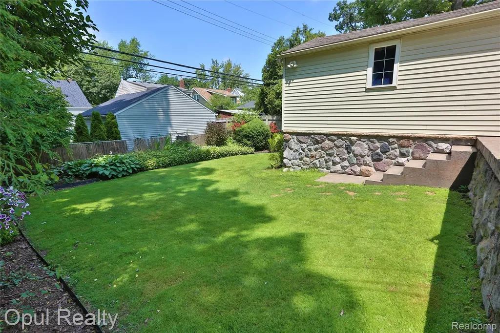 905 Forestdale Road Royal Oak City MI 48067