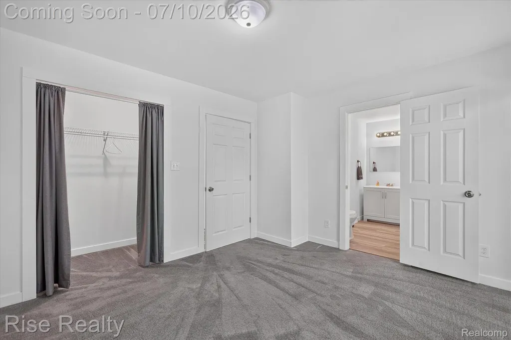 6560 Lowell Drive Green Oak Township MI 48116