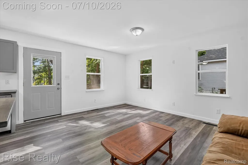 6560 Lowell Drive Green Oak Township MI 48116