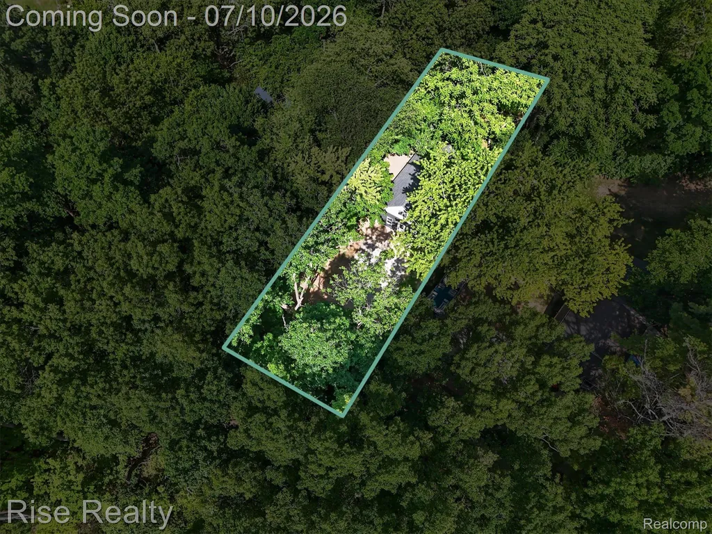 6560 Lowell Drive Green Oak Township MI 48116