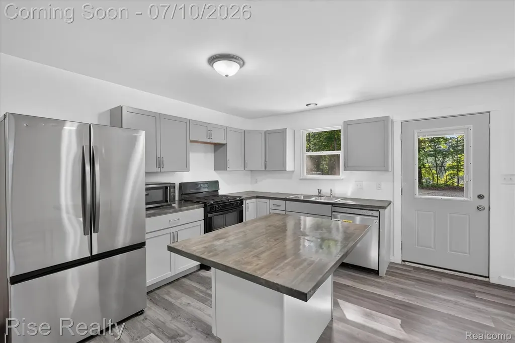6560 Lowell Drive Green Oak Township MI 48116