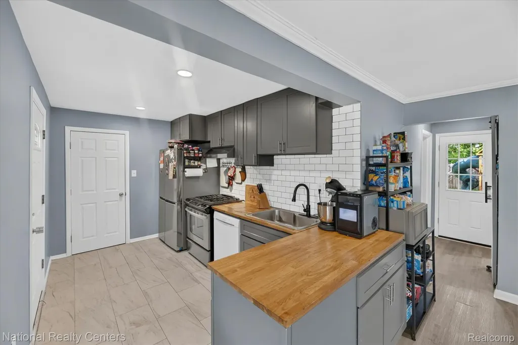 4714 Monterey Avenue Independence Charter Township MI 48348