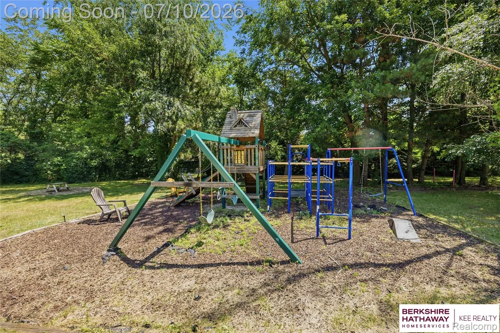 8025 Fieldcrest Drive Green Oak Township MI 48116