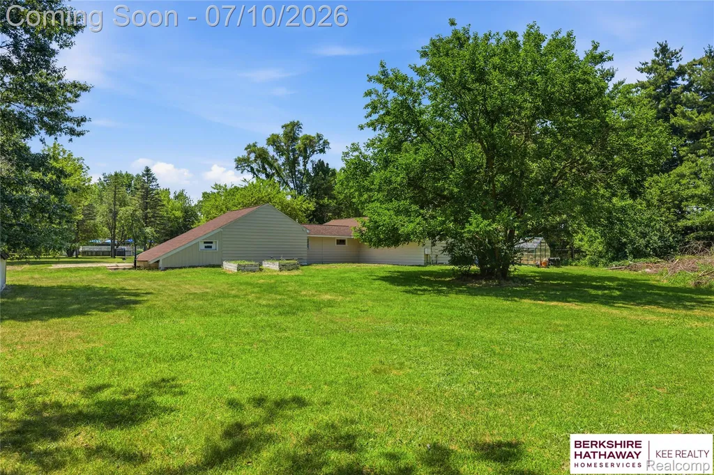 8025 Fieldcrest Drive Green Oak Township MI 48116