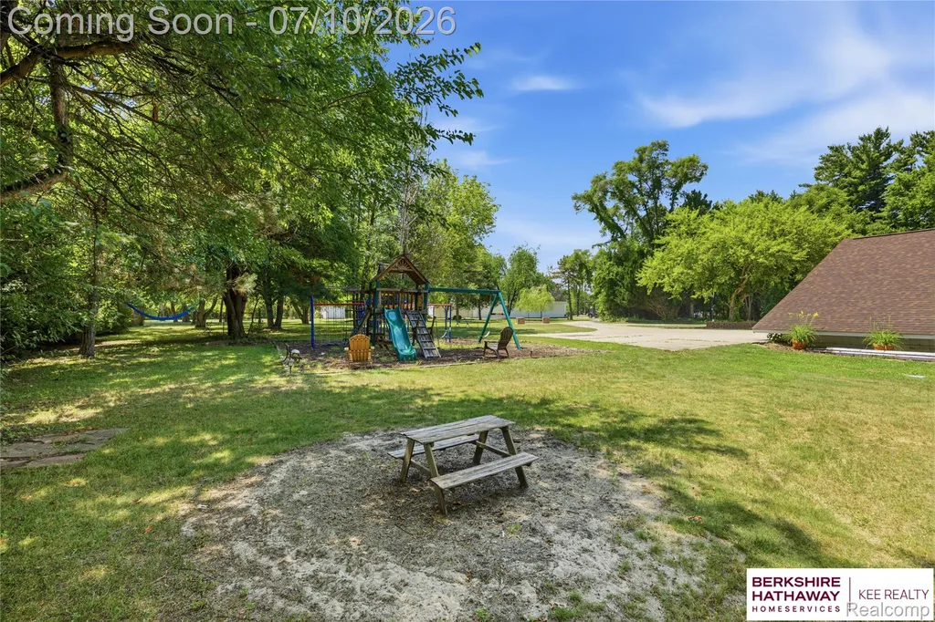 8025 Fieldcrest Drive Green Oak Township MI 48116