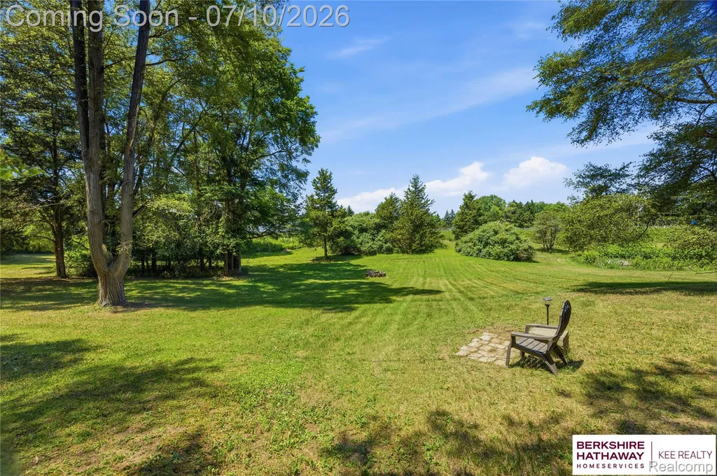 8025 Fieldcrest Drive Green Oak Township MI 48116