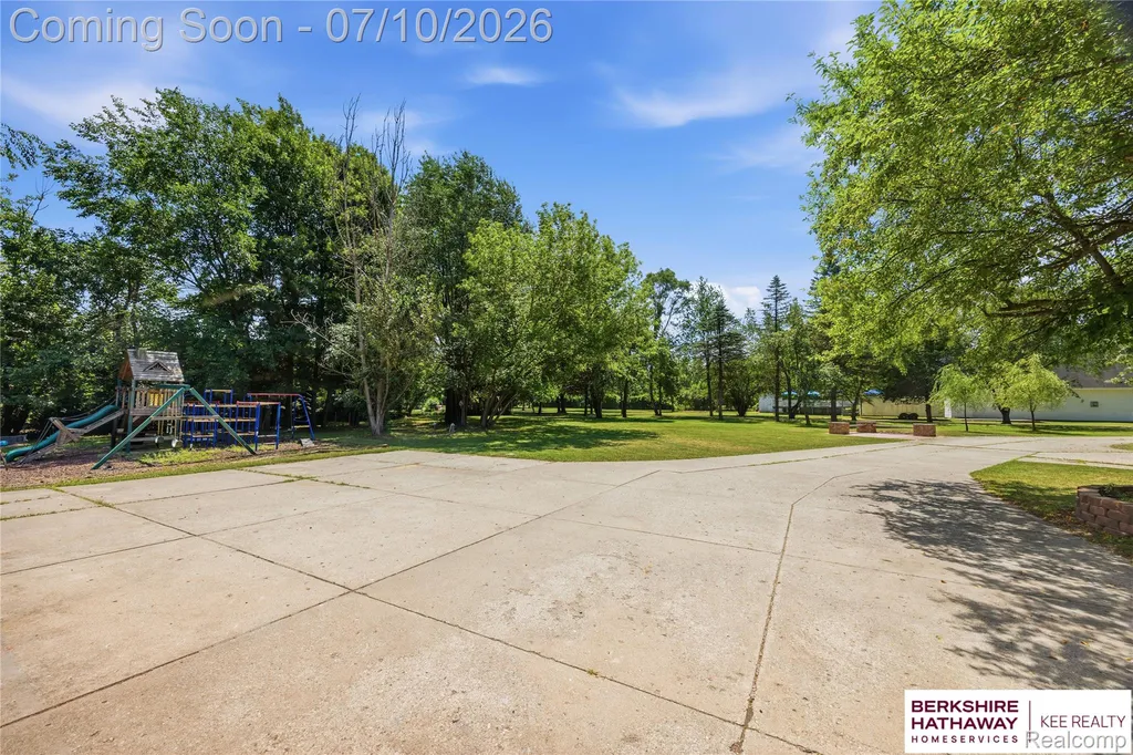 8025 Fieldcrest Drive Green Oak Township MI 48116