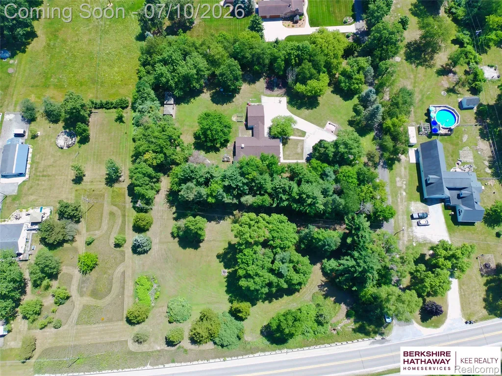 8025 Fieldcrest Drive Green Oak Township MI 48116