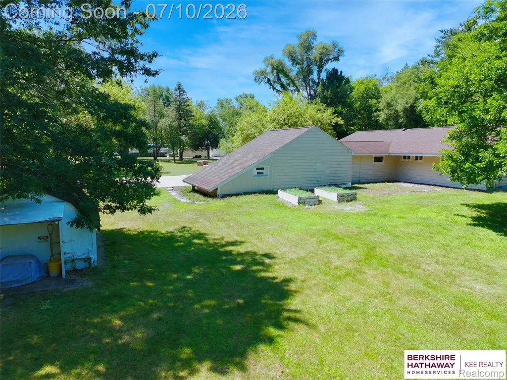 8025 Fieldcrest Drive Green Oak Township MI 48116