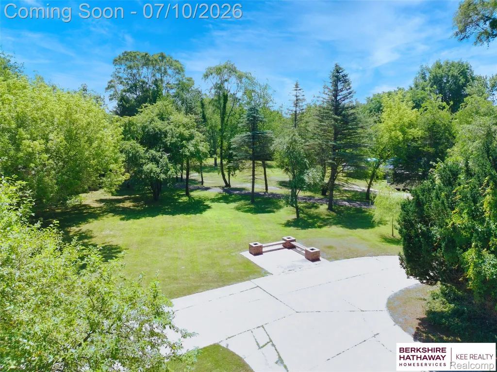 8025 Fieldcrest Drive Green Oak Township MI 48116
