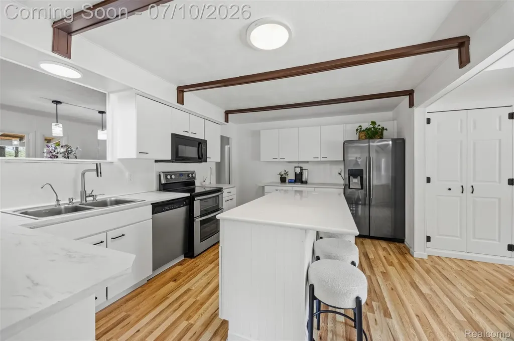 8025 Fieldcrest Drive Green Oak Township MI 48116