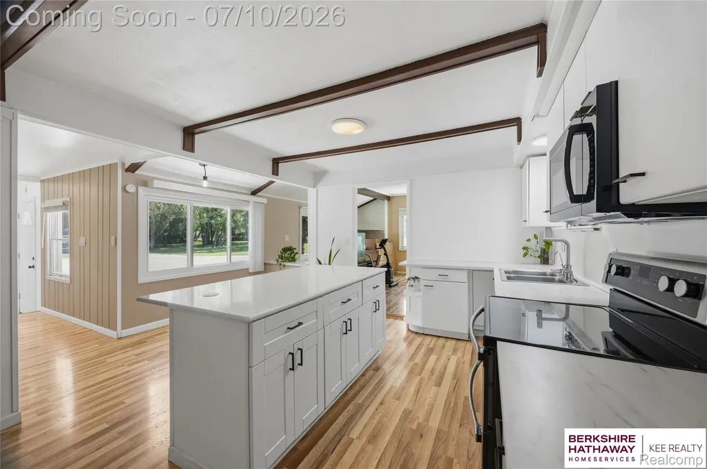 8025 Fieldcrest Drive Green Oak Township MI 48116