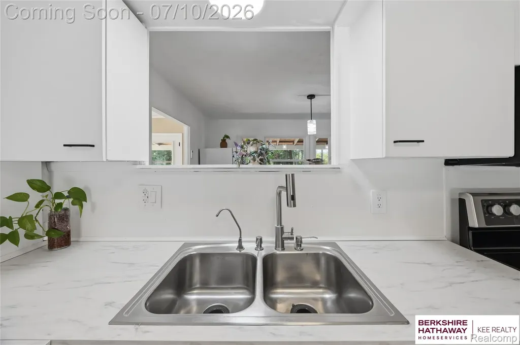8025 Fieldcrest Drive Green Oak Township MI 48116