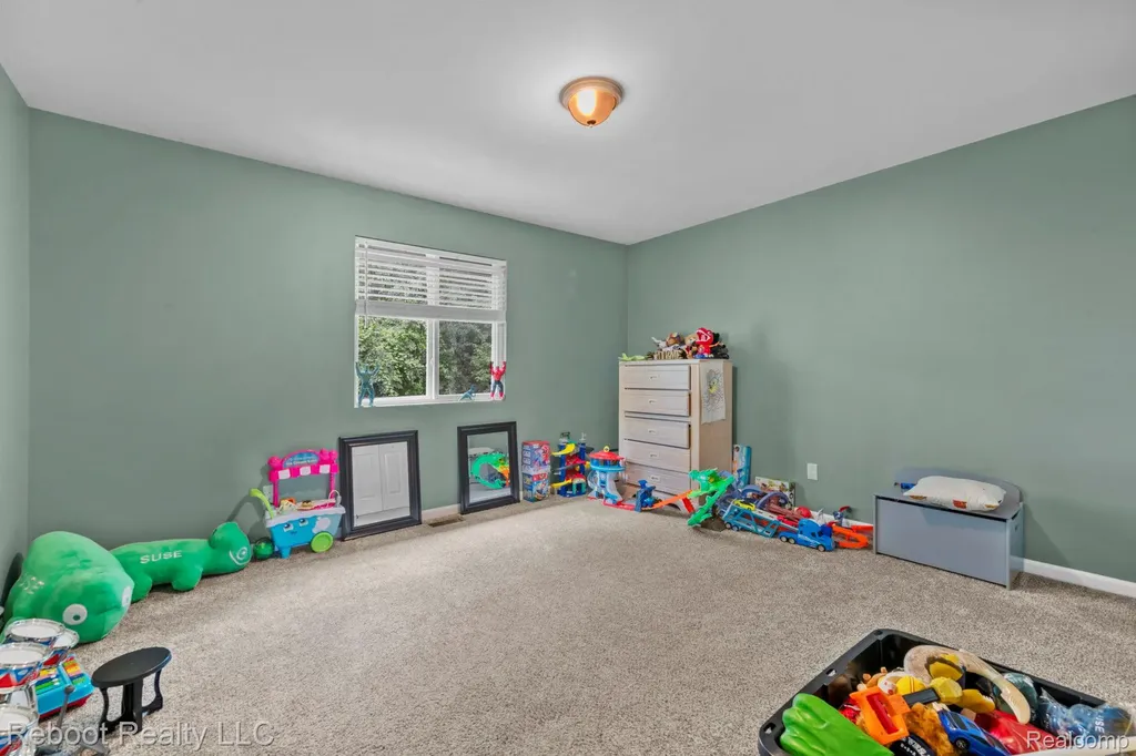 6555 Skylar Lane Waterford Charter Township MI 48327