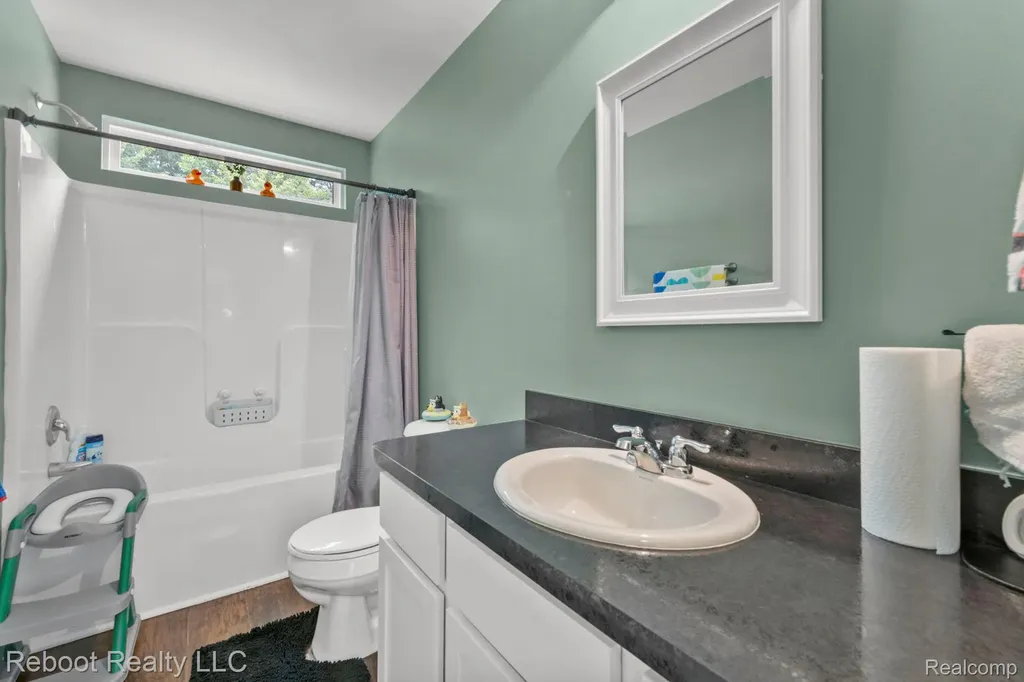 6555 Skylar Lane Waterford Charter Township MI 48327