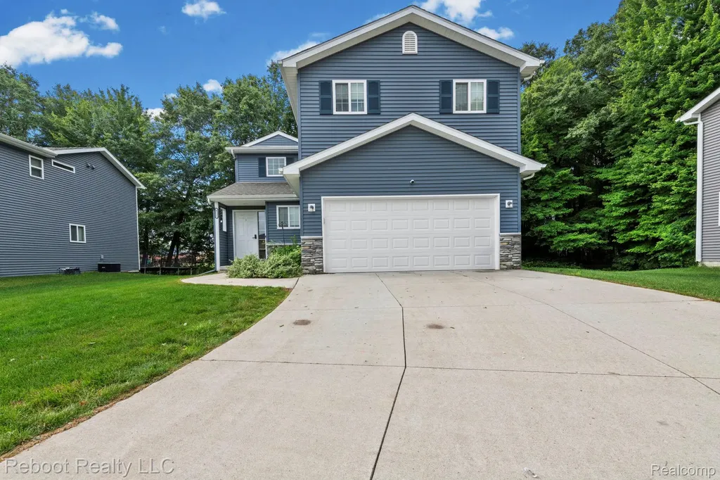 6555 Skylar Lane Waterford Charter Township MI 48327