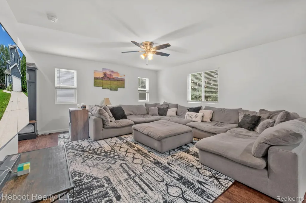6555 Skylar Lane Waterford Charter Township MI 48327