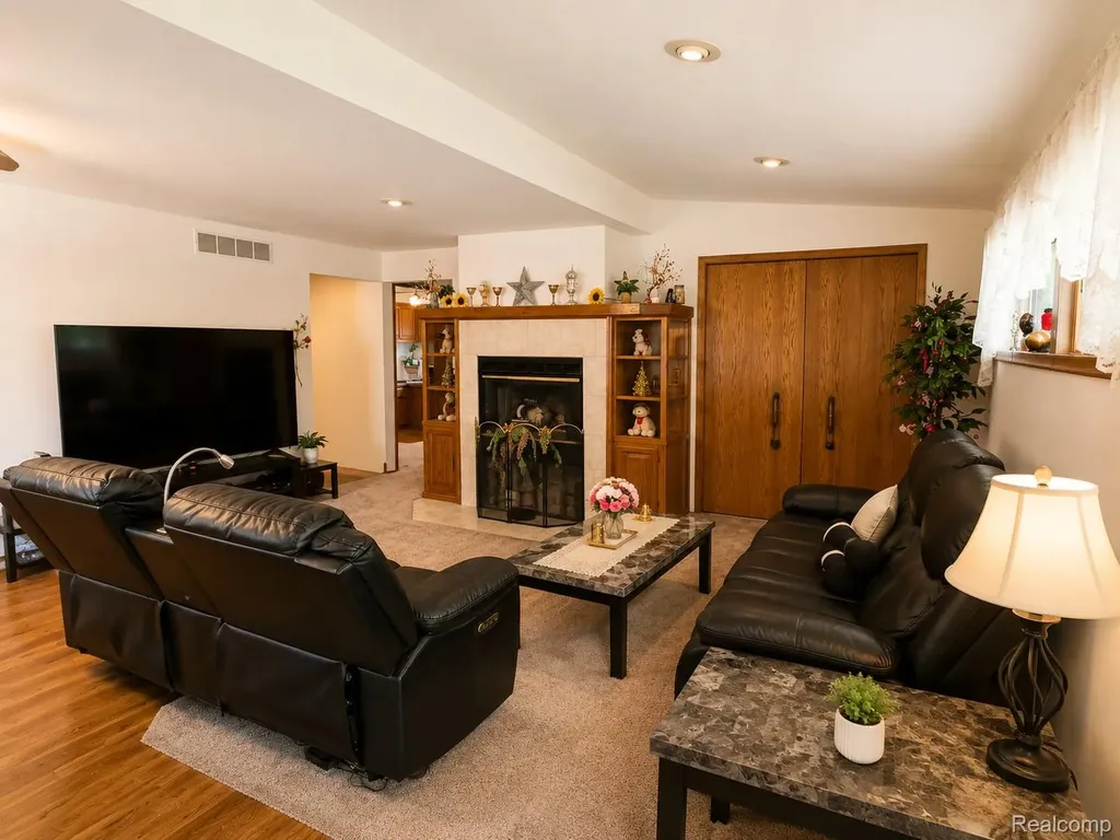 35014 Lewis Street Westland City MI 48185