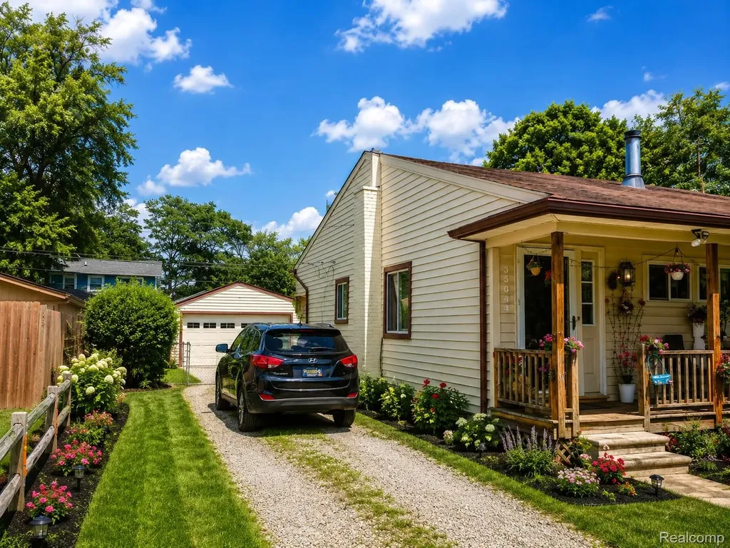 35014 Lewis Street Westland City MI 48185
