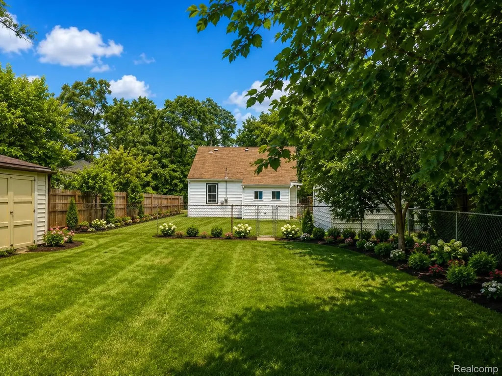 35014 Lewis Street Westland City MI 48185