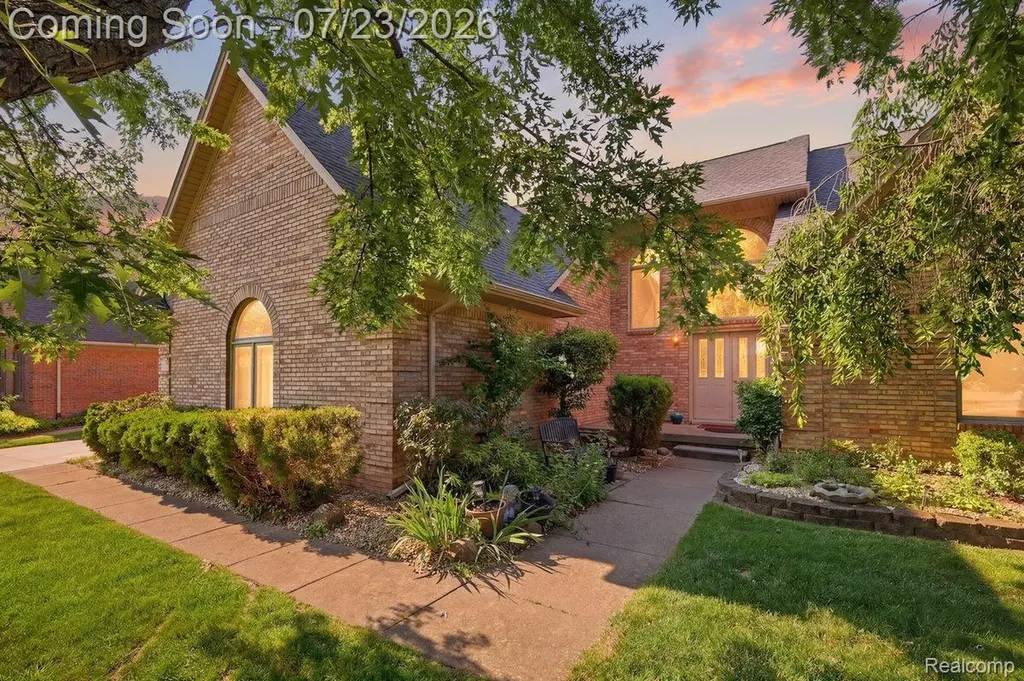 15127 Meadowfield Drive Shelby Charter Township MI 48315
