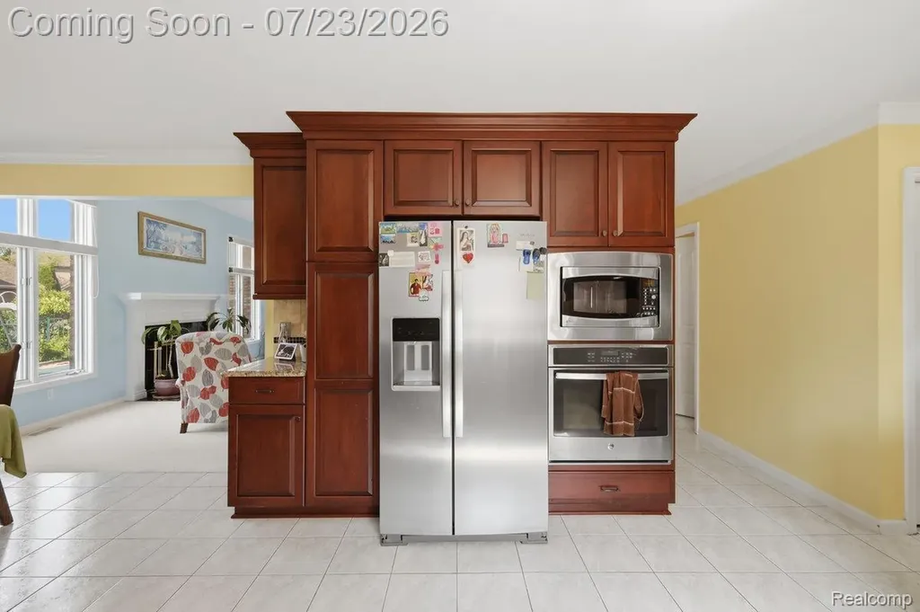 15127 Meadowfield Drive Shelby Charter Township MI 48315