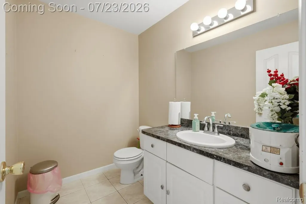 15127 Meadowfield Drive Shelby Charter Township MI 48315