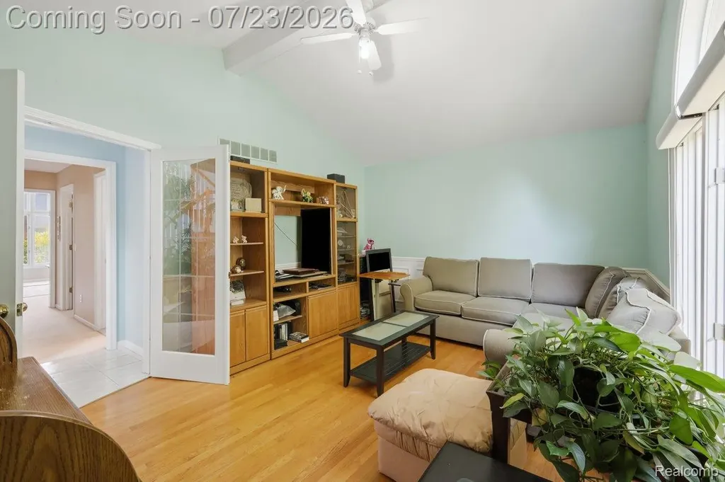 15127 Meadowfield Drive Shelby Charter Township MI 48315