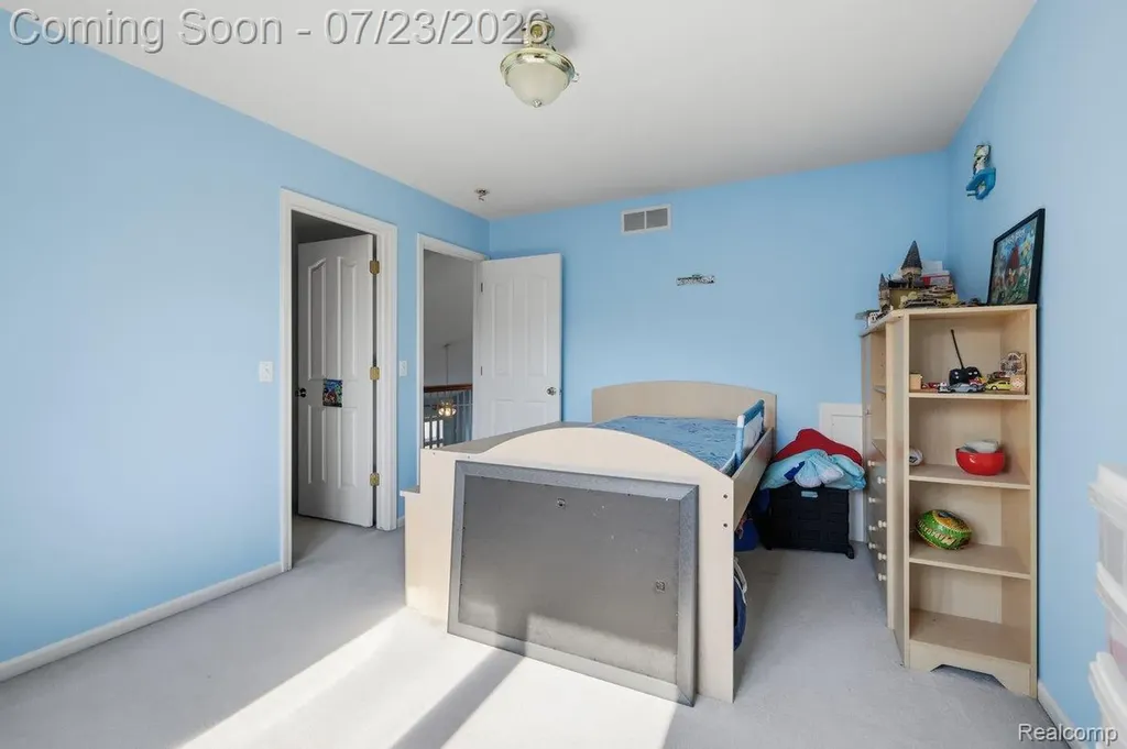 15127 Meadowfield Drive Shelby Charter Township MI 48315