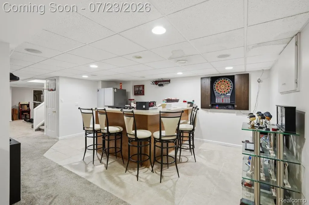 15127 Meadowfield Drive Shelby Charter Township MI 48315
