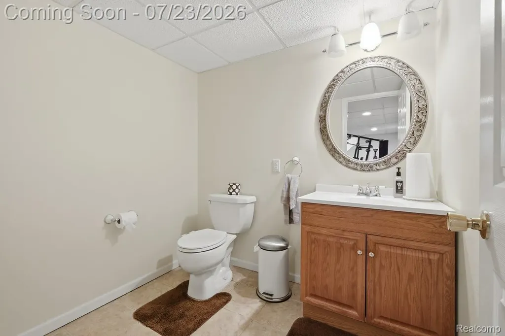 15127 Meadowfield Drive Shelby Charter Township MI 48315