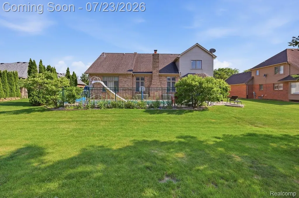 15127 Meadowfield Drive Shelby Charter Township MI 48315