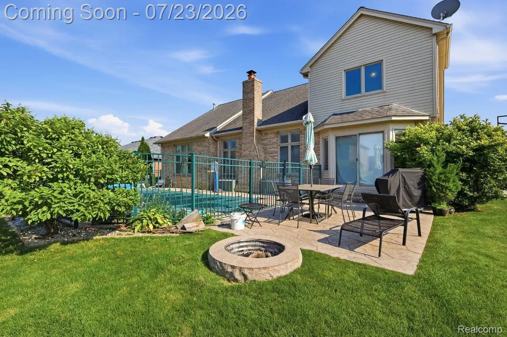 15127 Meadowfield Drive Shelby Charter Township MI 48315
