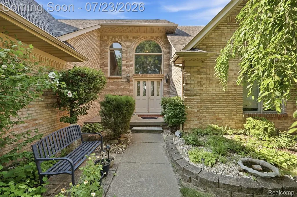 15127 Meadowfield Drive Shelby Charter Township MI 48315