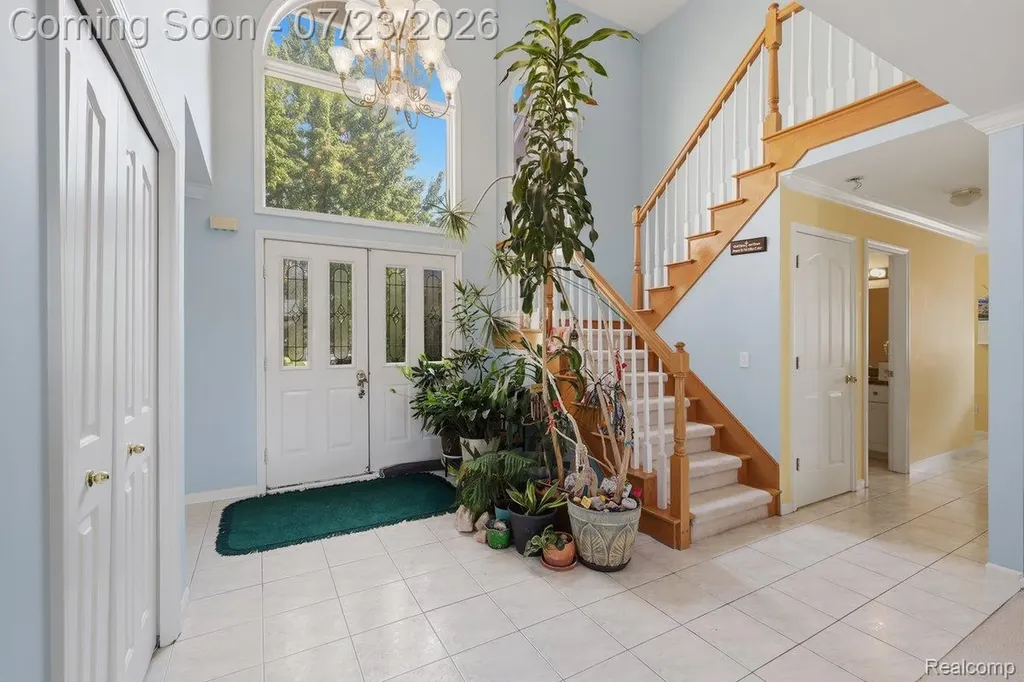 15127 Meadowfield Drive Shelby Charter Township MI 48315