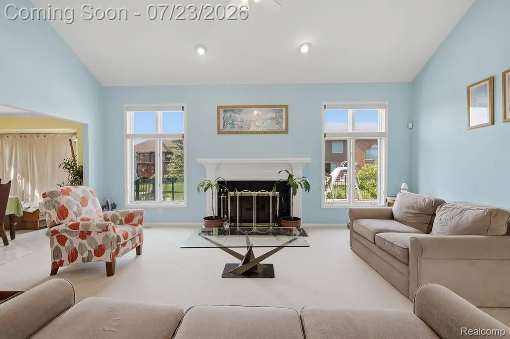 15127 Meadowfield Drive Shelby Charter Township MI 48315