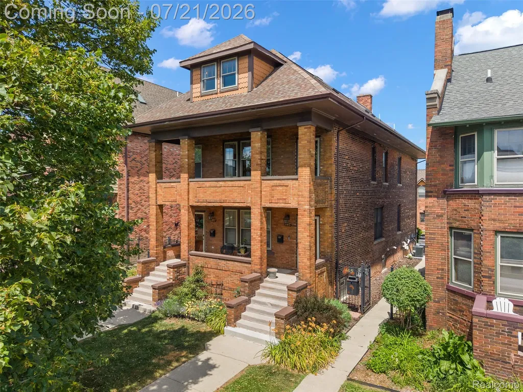443 E Ferry Street Detroit City MI 48202
