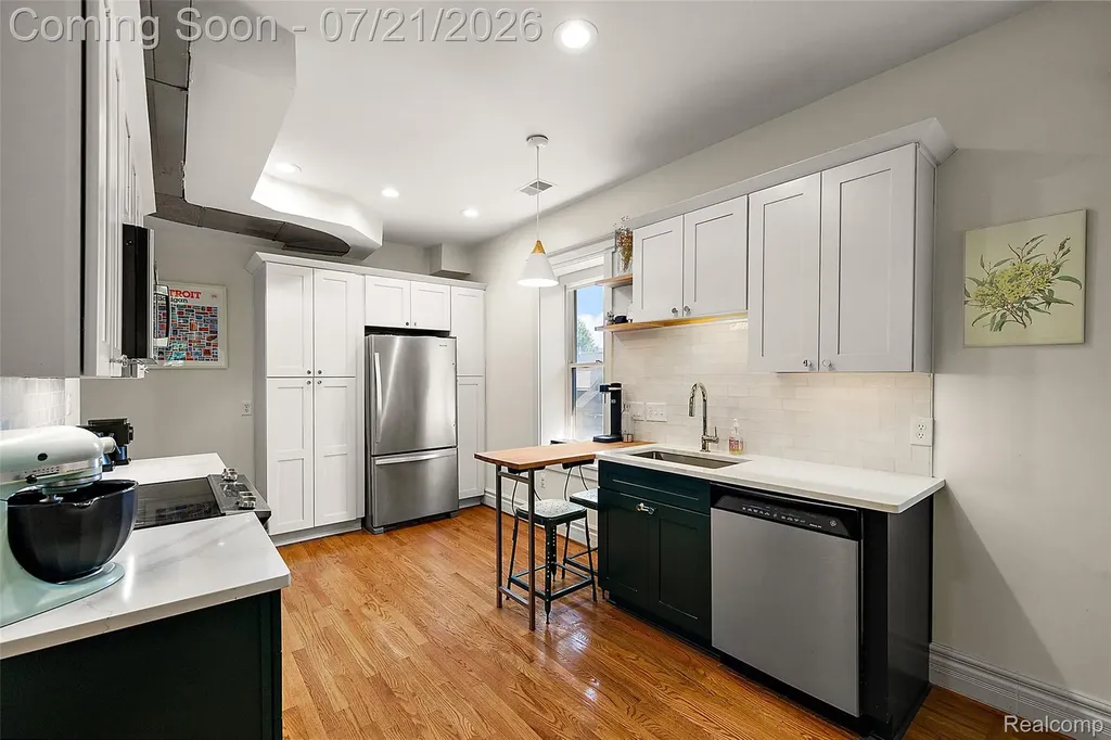 443 E Ferry Street Detroit City MI 48202